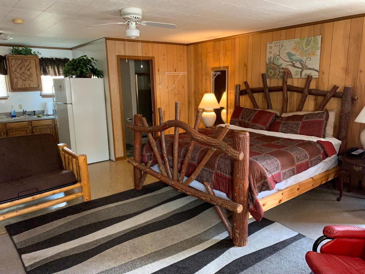 Phillips Historic Motel & Cottages 罗宾斯维尔 外观 照片