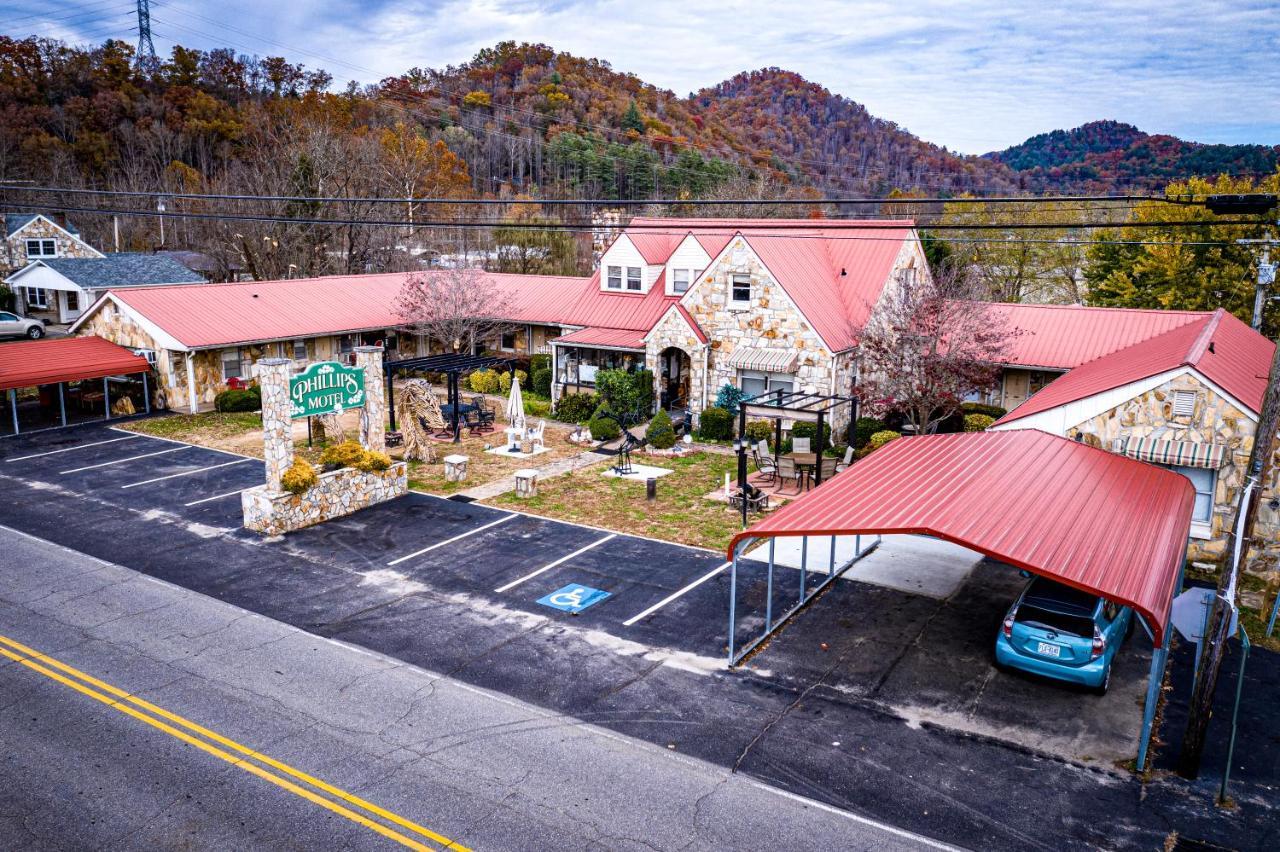 Phillips Historic Motel & Cottages 罗宾斯维尔 外观 照片