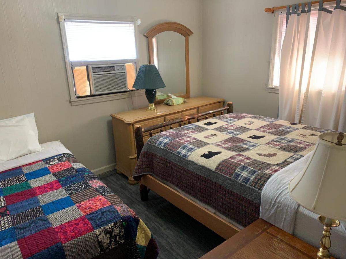 Phillips Historic Motel & Cottages 罗宾斯维尔 外观 照片