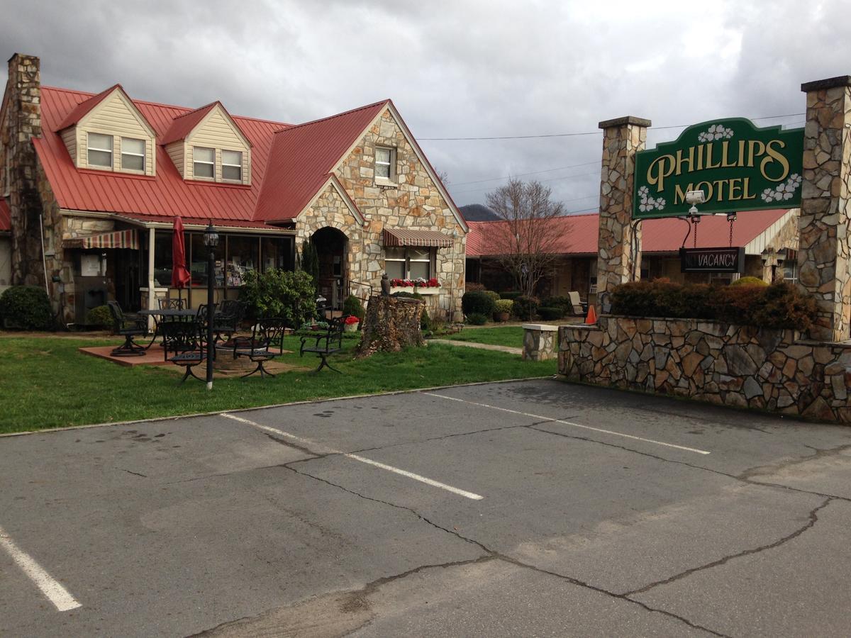 Phillips Historic Motel & Cottages 罗宾斯维尔 外观 照片